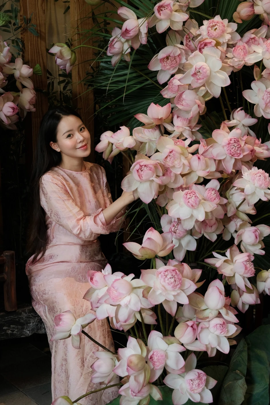 Ngẩn ngơ vì nhan sắc "gây thương nhớ" của cô giáo Ngữ văn trong ngày khai giảng Ngẩn ngơ vì nhan sắc "gây thương nhớ" của cô giáo Ngữ văn trong ngày khai giảng