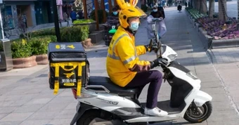 Nghề shipper: 17 giờ làm việc mỗi ngày, ăn 1 bữa và chỉ 12 nghìn đồng cho mỗi đơn