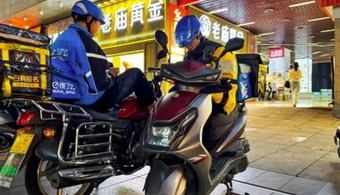 Nghề shipper và nỗi ngại mặc đồng phục: 6 năm chịu miệt thị dù mỗi ngày giao 120 đơn
