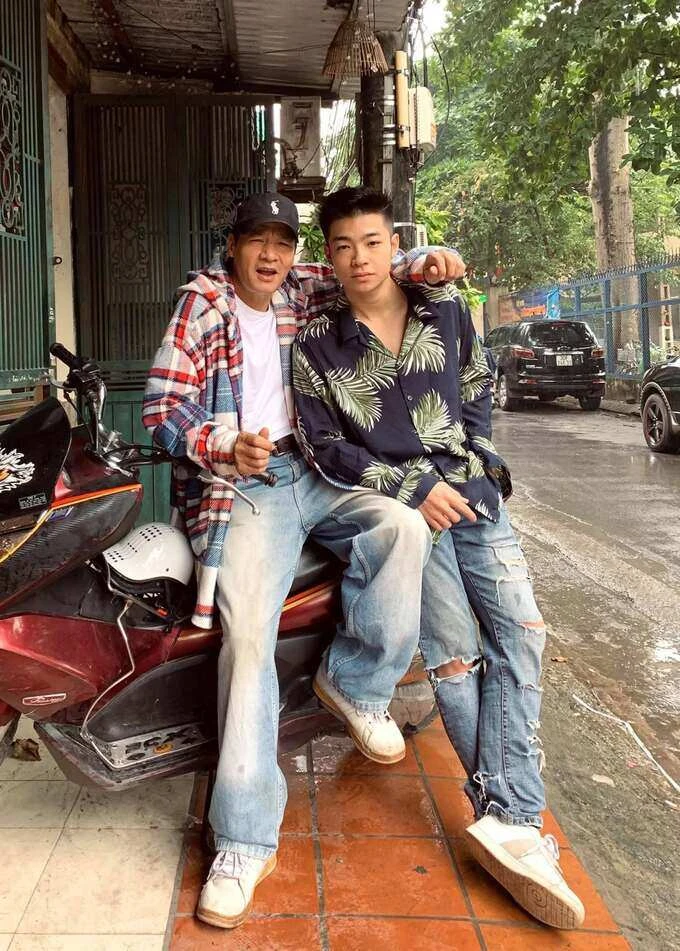 Nghệ sĩ Võ Hoài Nam làm thơ khuyên con trai Nghệ sĩ Võ Hoài Nam làm thơ khuyên con trai
