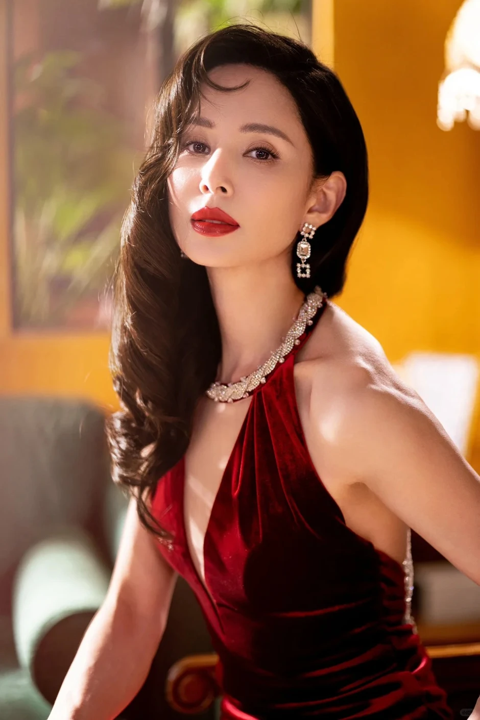 Ngỡ ngàng với động lực giữ dáng suốt 20 năm của "Tiểu Long Nữ" Lý Nhược Đồng, thấy nhan sắc tuổi 60 mà không tin nổi