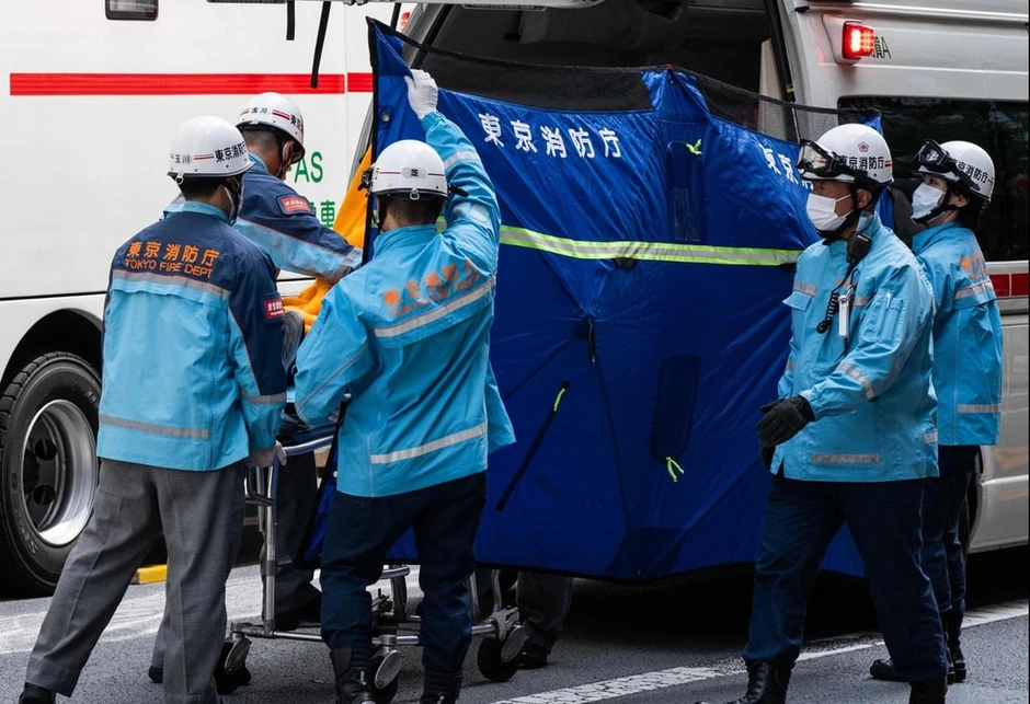 Người đàn ông xịt chất lỏng "bốc mùi" trong trung tâm thương mại ở Tokyo, hàng chục người bị thương Người đàn ông xịt chất lỏng "bốc mùi" trong trung tâm thương mại ở Tokyo, hàng chục người bị thương