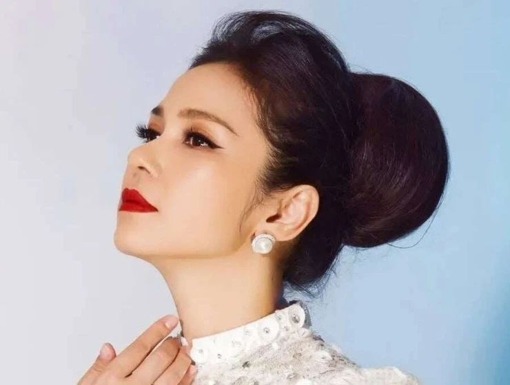 Người đẹp Tây Đô Việt Trinh nghẹn ngào: Anh ra đi đột ngột, người ở lại rất sốc
