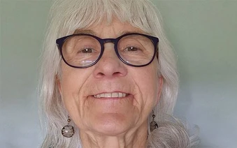 Người phụ nữ không bao giờ biết đau