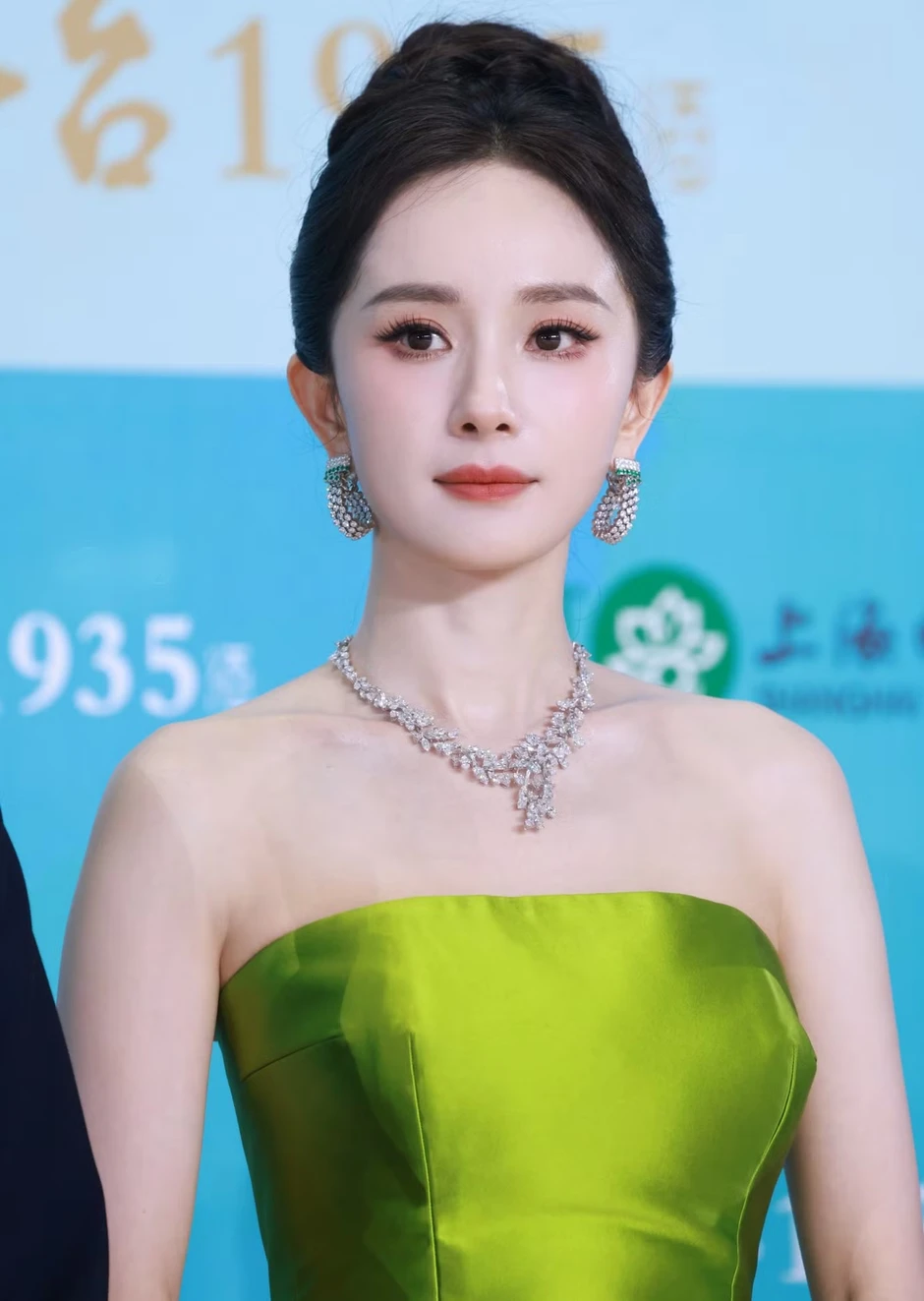 Người ra quy định làm thay đổi cả showbiz