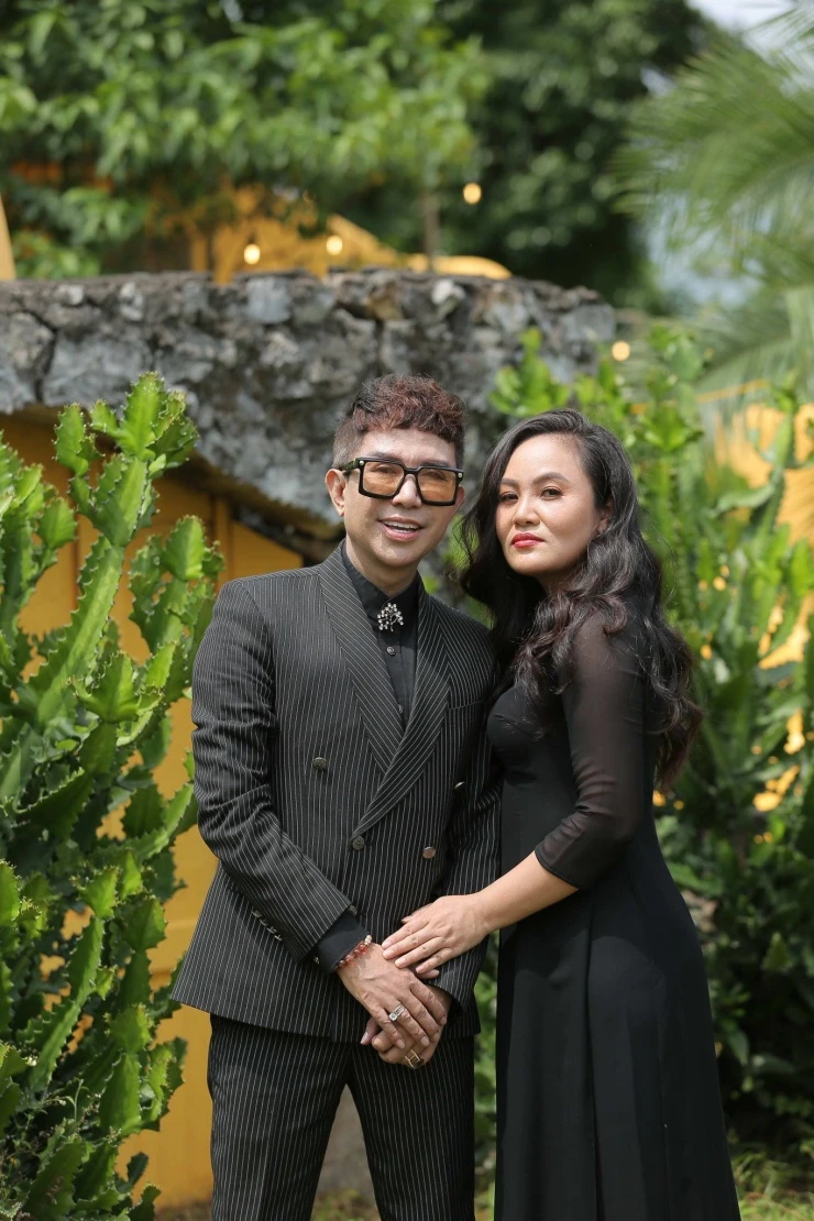Người vợ 27 năm của Long Nhật lại gây chú ý Người vợ 27 năm của Long Nhật lại gây chú ý