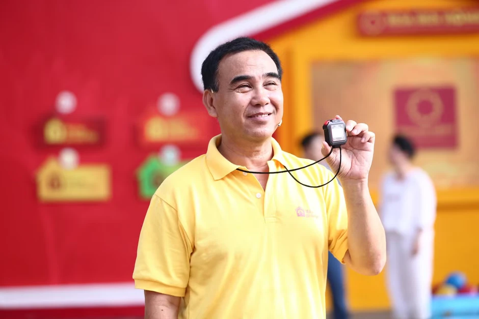 Nguồn cơn khiến Quyền Linh hai lần kêu cứu Nguồn cơn khiến Quyền Linh hai lần kêu cứu