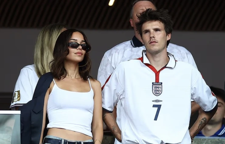 Nhà Beckham ăn mừng khi tuyển Anh vào bán kết World Cup Nhà Beckham ăn mừng khi tuyển Anh vào bán kết World Cup