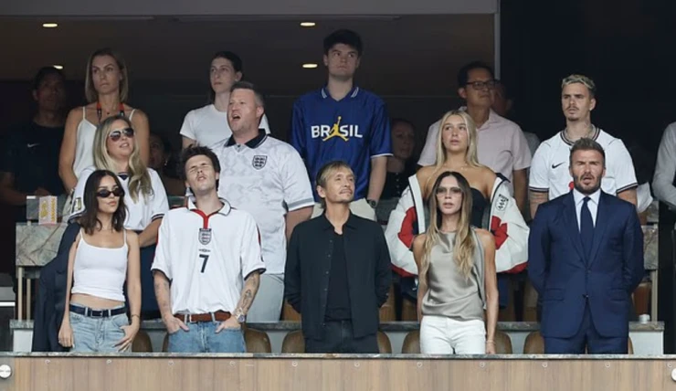 Nhà Beckham ăn mừng khi tuyển Anh vào bán kết World Cup Nhà Beckham ăn mừng khi tuyển Anh vào bán kết World Cup