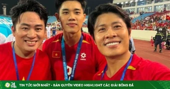 Nhạc sĩ Nguyễn Văn Chung xúc động khi ca khúc mới vang lên giữa chảo lửa Mỹ Đình