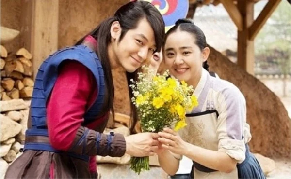 Nhan sắc khác lạ của “em gái quốc dân” Moon Geun Young sau khi mắc bệnh quái ác Nhan sắc khác lạ của “em gái quốc dân” Moon Geun Young sau khi mắc bệnh quái ác