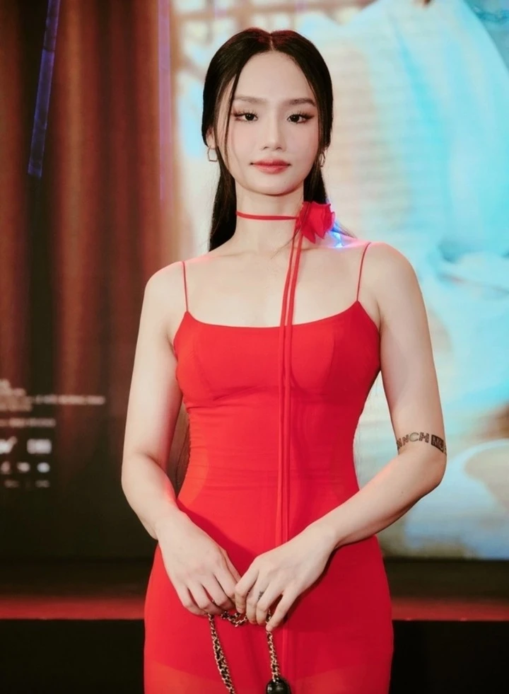Nhan sắc Miu Lê thay đổi thế nào sau 15 năm vào showbiz?