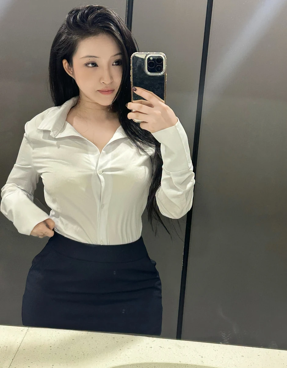 Nhan sắc "rực rỡ" trước nay, hot girl "không hài lòng" khi bị nhận xét công nghiệp