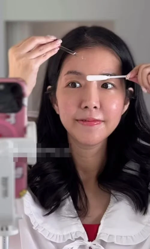 Nhiều nghệ sĩ phải xin lỗi Nhiều nghệ sĩ phải xin lỗi