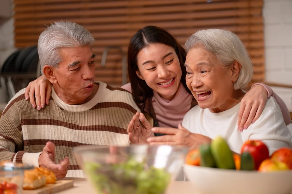 Nhiều người vỡ mộng sau khi làm "con cái toàn thời gian" của bố mẹ