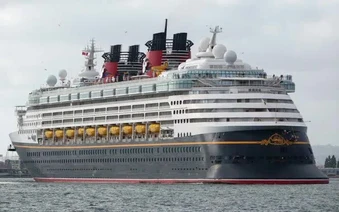 Nhiều nhân viên tàu Disney bị bắt liên quan xâm hại trẻ em