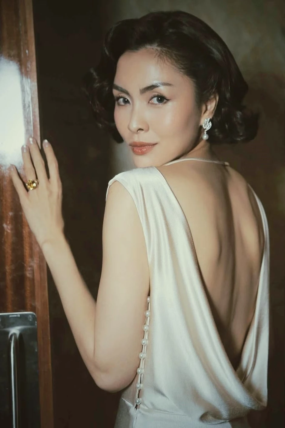 Nhiều phản ứng khi Tăng Thanh Hà trở thành Hoàng hậu cuối cùng