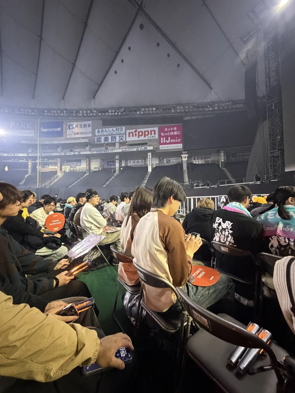 Nhóm nữ bị ghét nhất Kpop: Concert 80.000 người trống hoác cả khoảng SVĐ