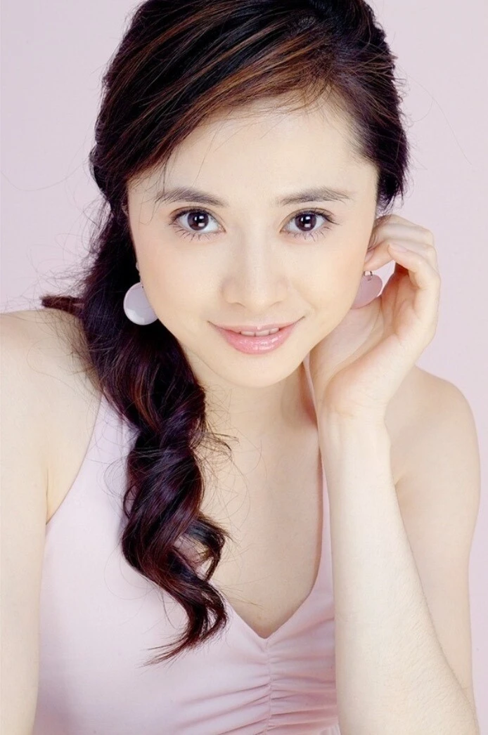 Ni cô đẹp nhất màn ảnh từ bỏ hào quang showbiz, tuổi 51 độc thân vui vẻ