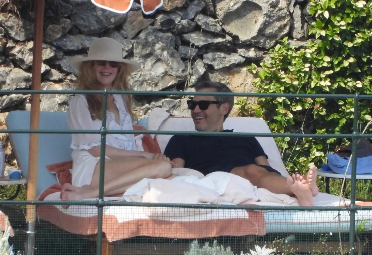 Nicole Kidman rạng rỡ giữa tin đồn hẹn hò