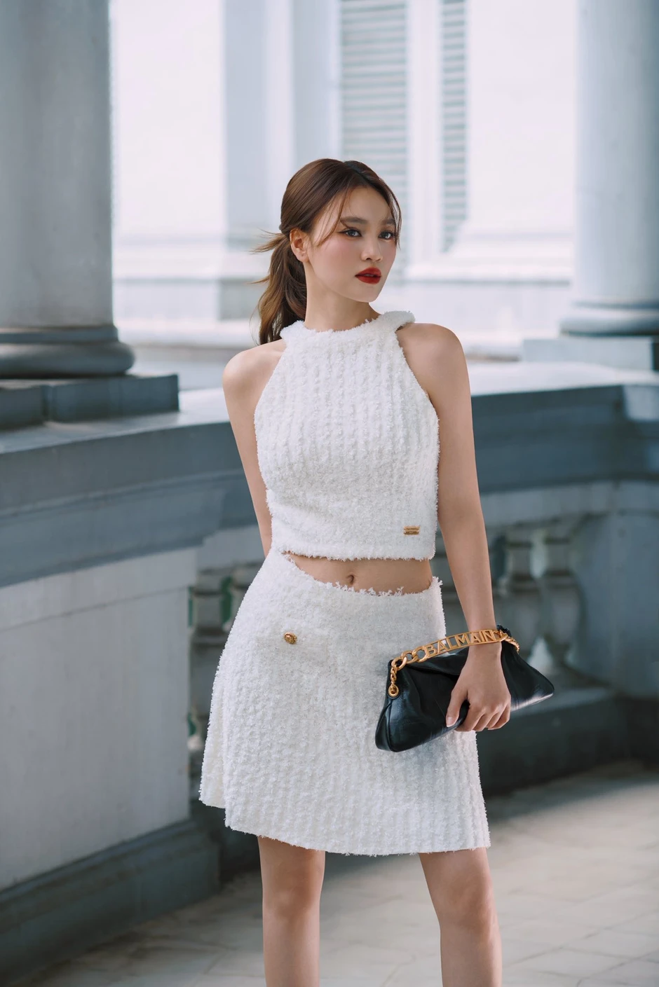 Ninh Dương Lan Ngọc không cho Trâm Anh đặt tay lên bụng Ninh Dương Lan Ngọc không cho Trâm Anh đặt tay lên bụng