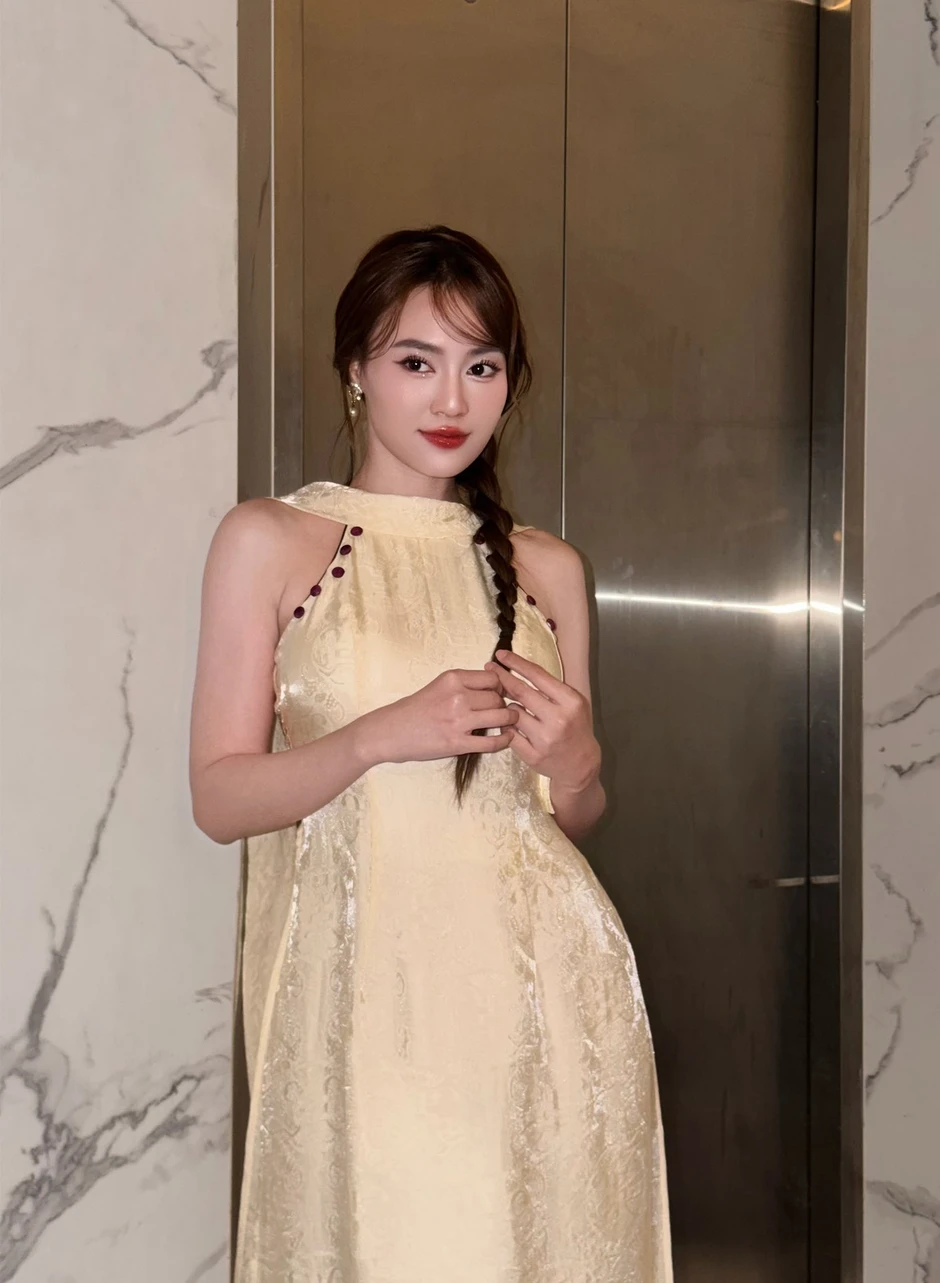 Ninh Dương Lan Ngọc: U40 vẫn đẹp bất chấp thời gian, ở biệt thự khu giàu nhất TP.HCM