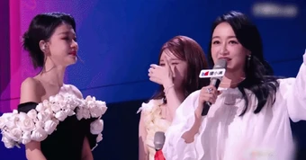 Nổ drama mới tại show Trung Quốc Trang Pháp đang thi: 1 Chị Đẹp tố cáo ekip chơi xấu hạ bệ, ra tối hậu thư "tung hết phốt" cực căng