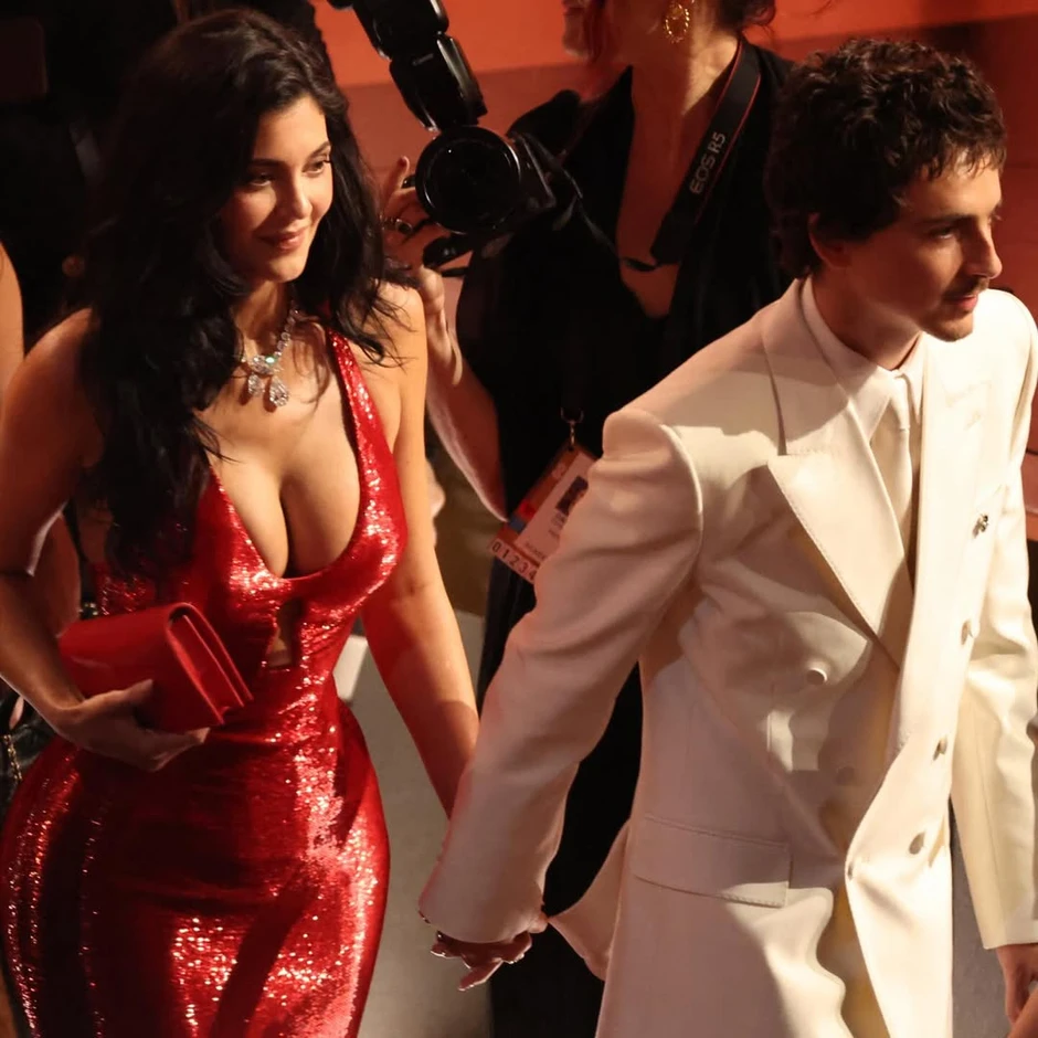 Nổ drama tại Oscar 2026: Kylie Jenner đụng mặt chị gái Timothée Chalamet, có thái độ khinh khỉnh coi thường gây "nóng mắt"? Nổ drama tại Oscar 2026: Kylie Jenner đụng mặt chị gái Timothée Chalamet, có thái độ khinh khỉnh coi thường gây "nóng mắt"?