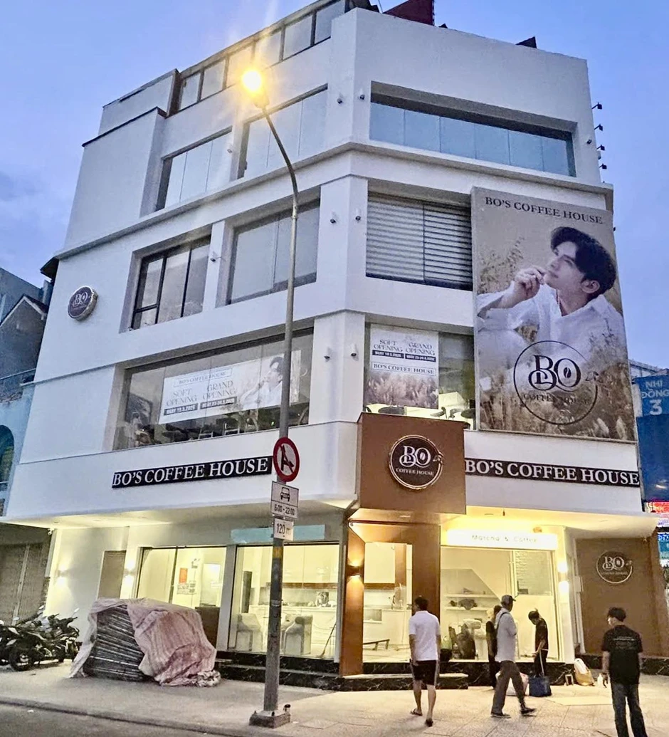 Nơi bán cà phê của nam ca sĩ 50 tuổi nổi đình đám một thời ở phường Tân Định, TP.HCM