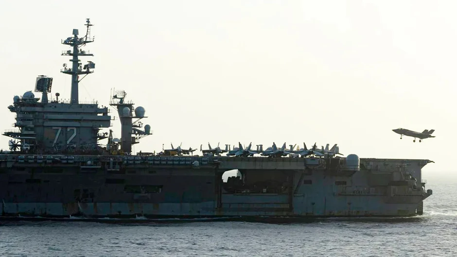 NÓNG: Iran tuyên bố tái đóng cửa eo biển Hormuz