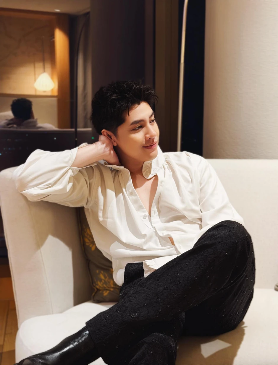 Noo Phước Thịnh lộ tin nhắn riêng tư với chàng trai người Trung Quốc Noo Phước Thịnh lộ tin nhắn riêng tư với chàng trai người Trung Quốc