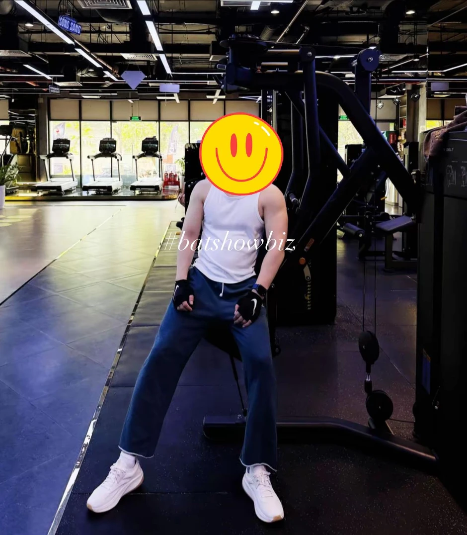 Noo Phước Thịnh lộ tin nhắn riêng tư với chàng trai người Trung Quốc Noo Phước Thịnh lộ tin nhắn riêng tư với chàng trai người Trung Quốc