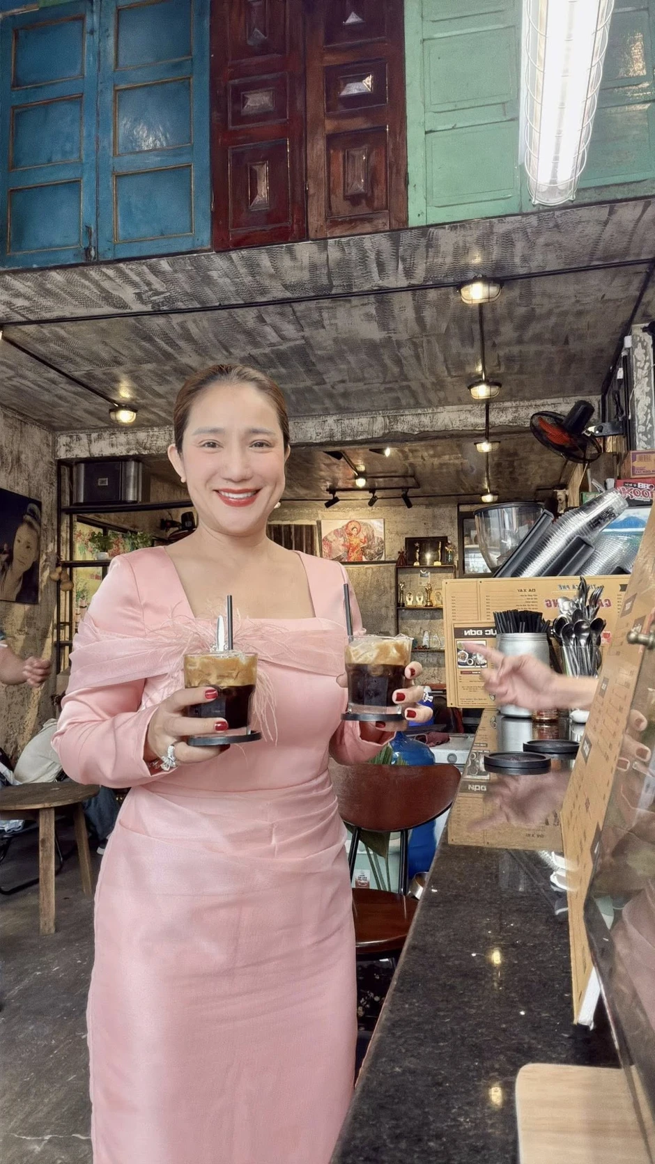NS Cát Tường phải đóng cửa quán cafe 25 nghìn/ly ở Gò Vấp sau 9 tháng NS Cát Tường phải đóng cửa quán cafe 25 nghìn/ly ở Gò Vấp sau 9 tháng