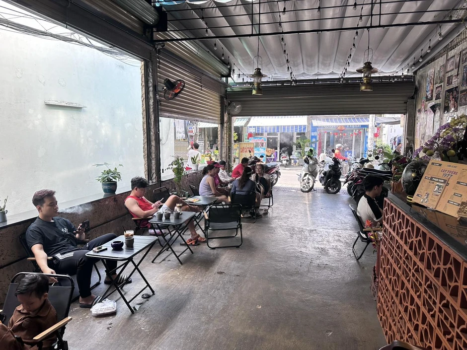 NS Cát Tường phải đóng cửa quán cafe 25 nghìn/ly ở Gò Vấp sau 9 tháng NS Cát Tường phải đóng cửa quán cafe 25 nghìn/ly ở Gò Vấp sau 9 tháng