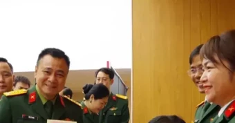 NSND Tự Long, Quyền Linh và nhạc sĩ Nguyễn Văn Chung cùng hàng chục nghệ sĩ đi bỏ phiếu