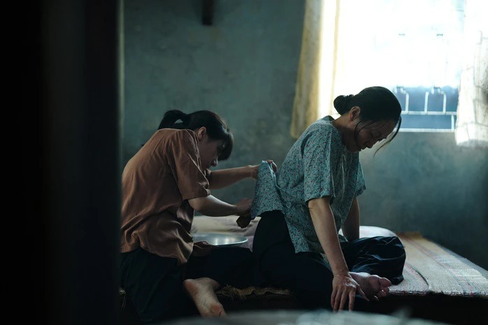 NSƯT Hạnh Thúy gây sốc với tạo hình ma quái