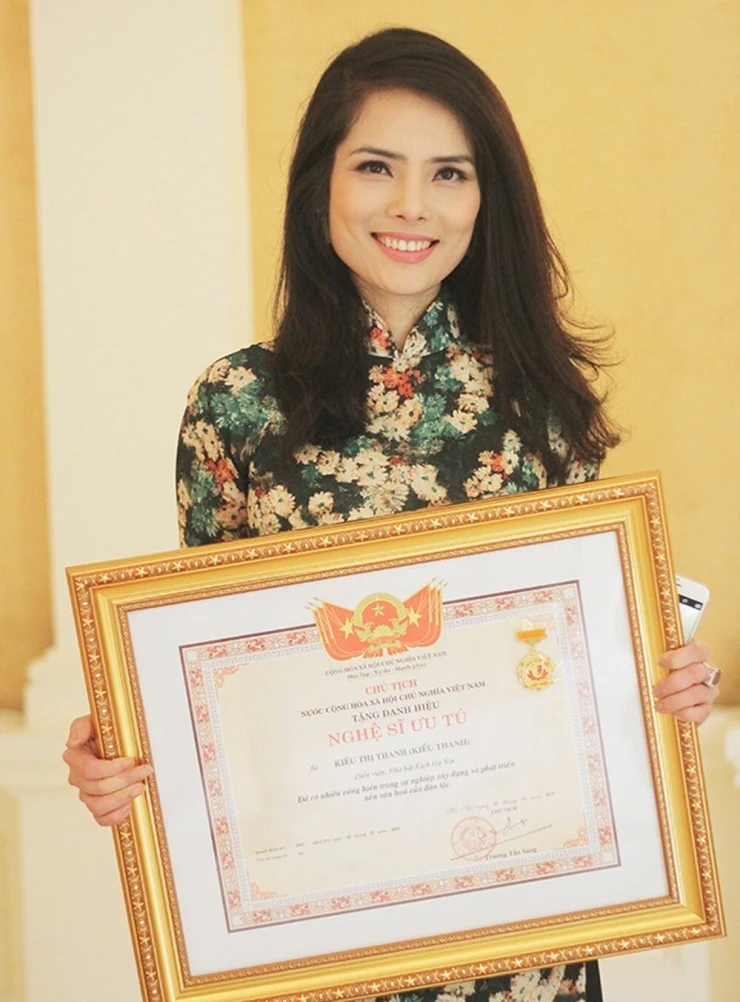 NSƯT Kiều Thanh: Từ “Bông hồng gai” rực rỡ trên sân khấu đến cú ngã vì ma túy NSƯT Kiều Thanh: Từ “Bông hồng gai” rực rỡ trên sân khấu đến cú ngã vì ma túy