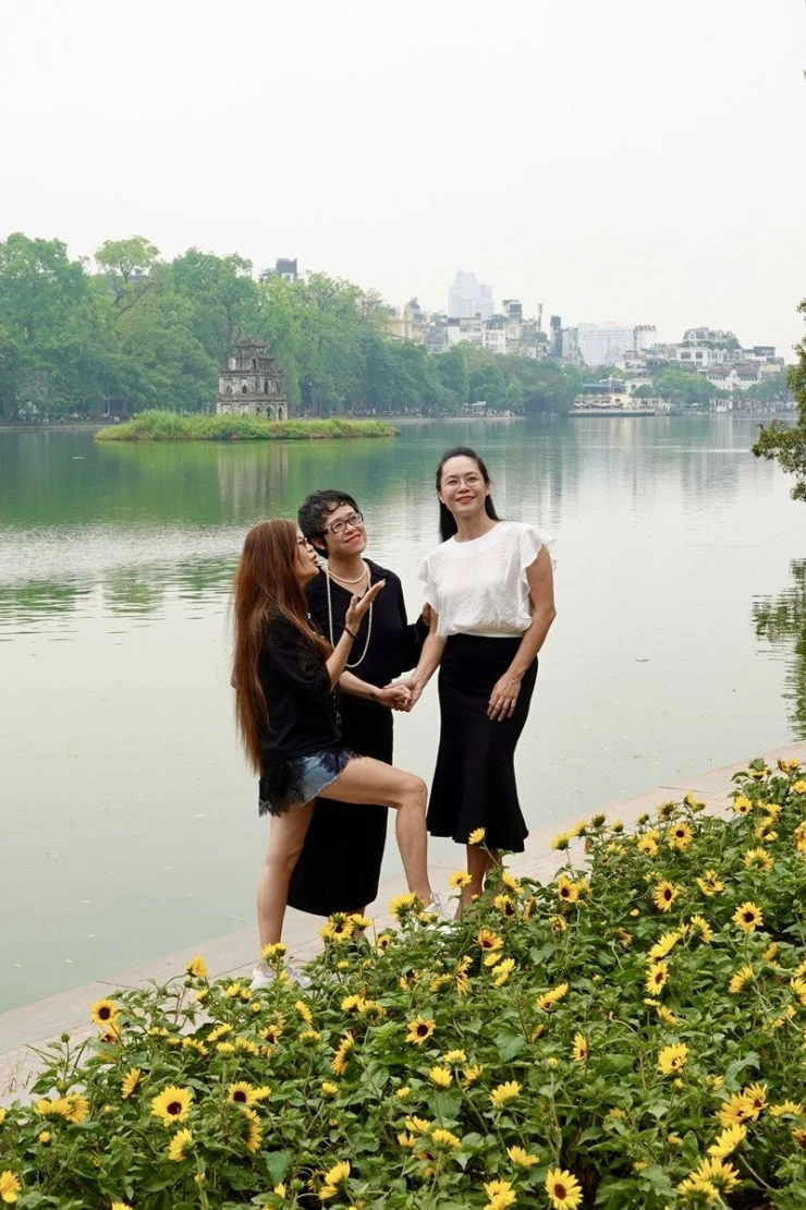 NSƯT Minh Ánh: Từ cô bé lén thi nghệ thuật giờ thành Đại biểu Quốc hội 3 khoá NSƯT Minh Ánh: Từ cô bé lén thi nghệ thuật giờ thành Đại biểu Quốc hội 3 khoá