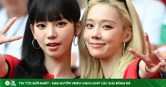 Nữ ca sĩ cổ vũ Hàn Quốc ở trận ra quân World Cup