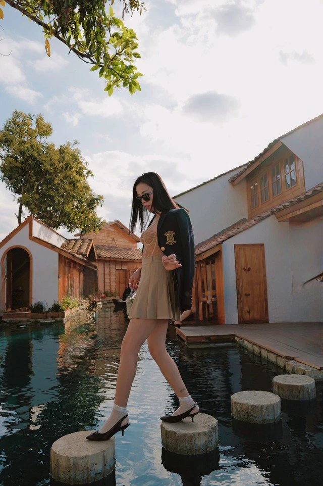 Nữ ca sĩ hát nhạc bolero nức tiếng phòng trà ở tuổi 45 đơn thân nuôi con trai, có tình mới hết lòng yêu chiều