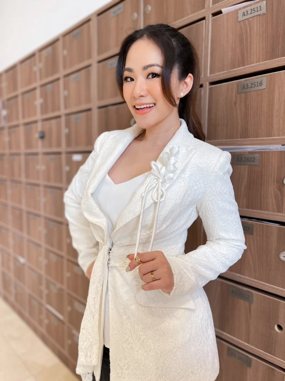 Nữ ca sĩ kể về vụ cháy ám ảnh cuộc đời: "Lúc đó hoảng loạn ai cũng chạy, biển lửa đó đã thiêu đốt toàn thân tôi"