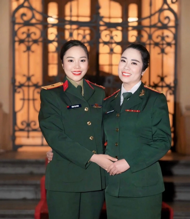 Nữ ca sĩ mang hàm Đại úy, hai lần thủ khoa Đại học Văn hóa Nghệ thuật Quân đội