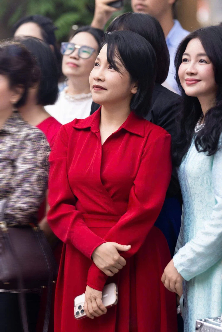 Nữ ca sĩ sống cuộc đời rực rỡ bậc nhất Vbiz: U55 viên mãn trong biệt phủ hơn 10.000m2