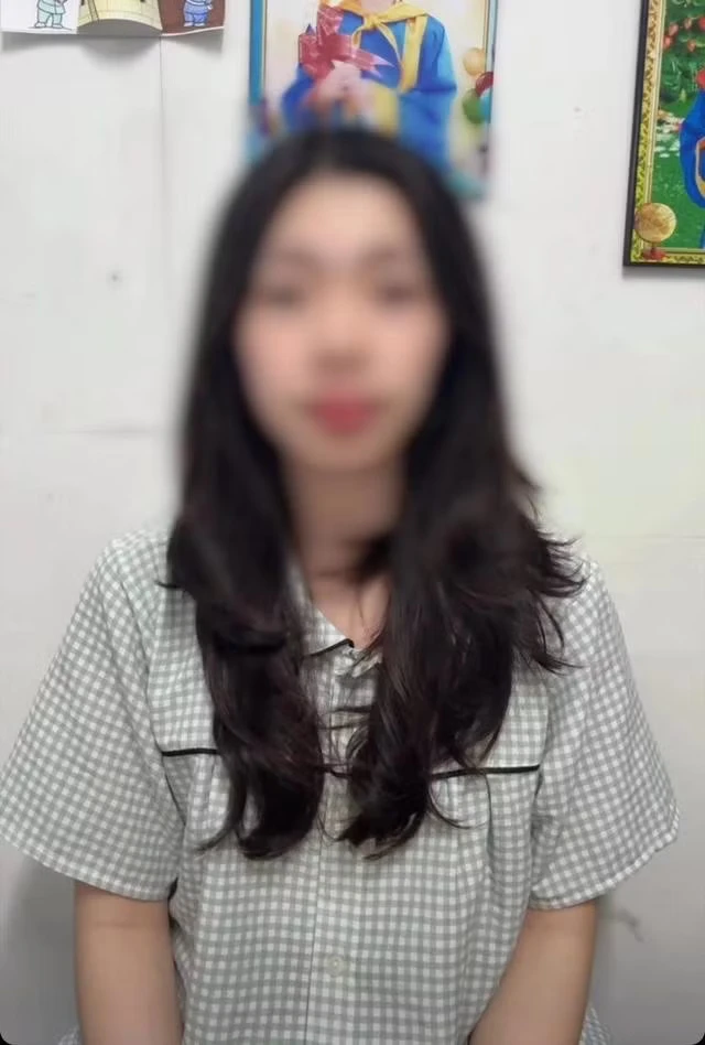 Nữ ca sĩ Việt 14 tuổi cầu cứu Nữ ca sĩ Việt 14 tuổi cầu cứu