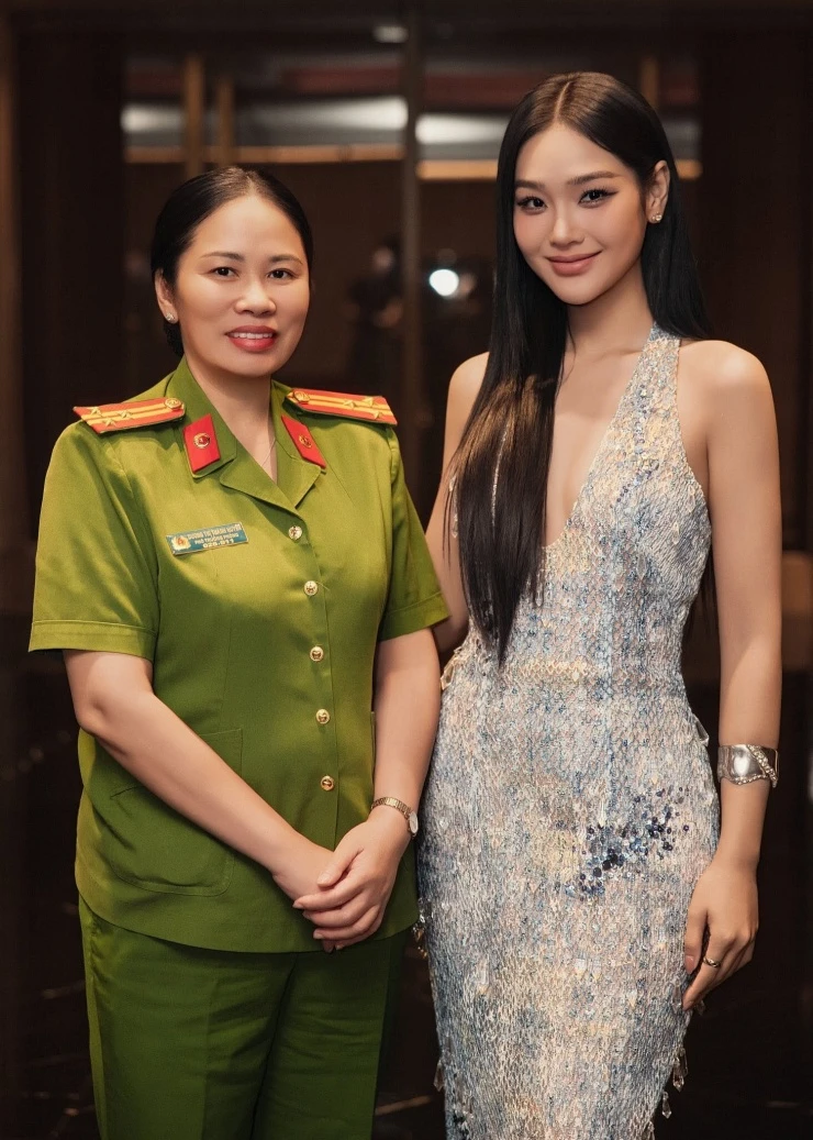 Nữ công an chìm vừa lộ diện trong phim cảnh sát hình sự VTV ngoài đời gợi cảm