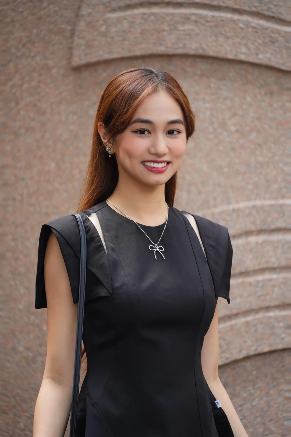 Nữ diễn viên được Trấn Thành kêu gọi tiền chữa suy thận giai đoạn cuối hiện ra sao?