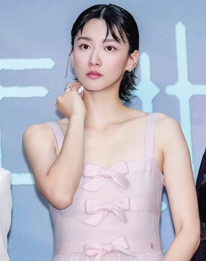 Nữ diễn viên kêu cứu