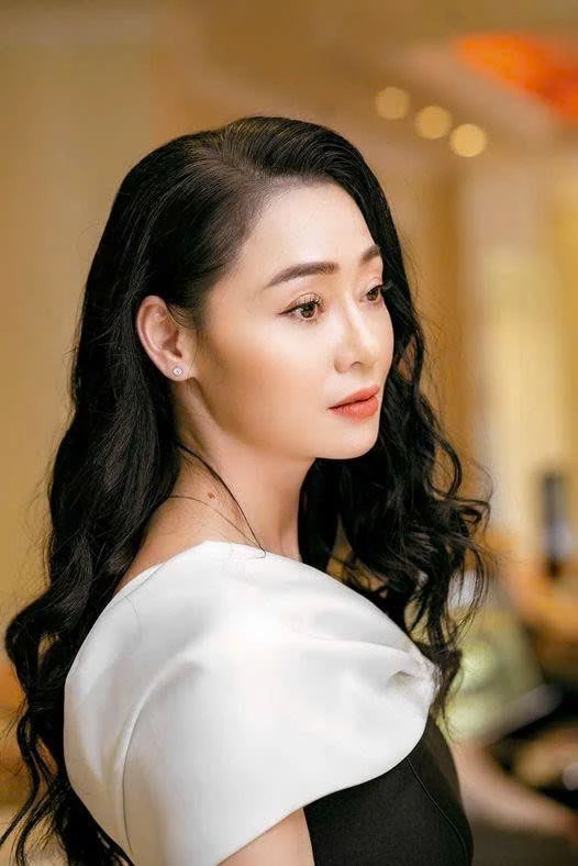 Nữ diễn viên U50 đang bị ghét trên sóng giờ vàng: Là mẹ đơn thân, visual sang chảnh không thể đóng nổi vai nghèo