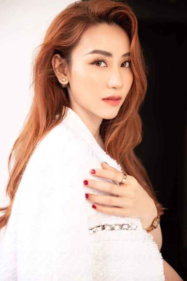 Nữ diễn viên U50 "chơi lớn", đón sinh nhật bằng bộ ảnh "mát mẻ" khiến CĐM ngỡ ngàng Nữ diễn viên U50 "chơi lớn", đón sinh nhật bằng bộ ảnh "mát mẻ" khiến CĐM ngỡ ngàng