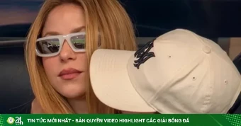 Nụ hôn dành cho Shakira trên khán đài World Cup gây sốt
